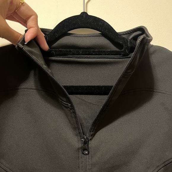 Black athletic jacket - Picture 2 of 5